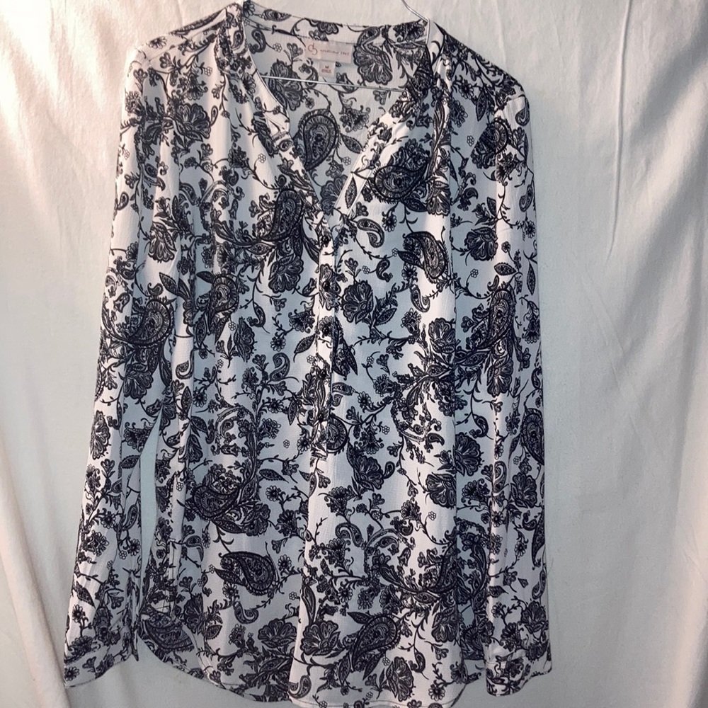 CB V-NECK BUTTON DOWN BLOUSE